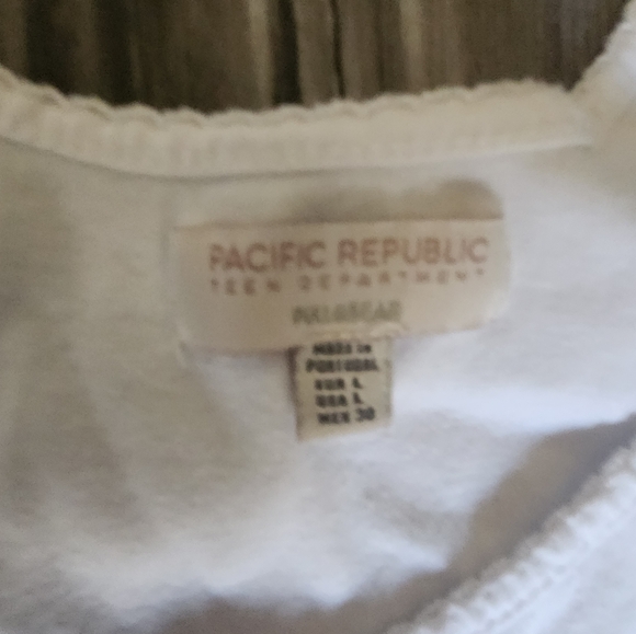 Cropped Tank Top - Picture 3 of 3